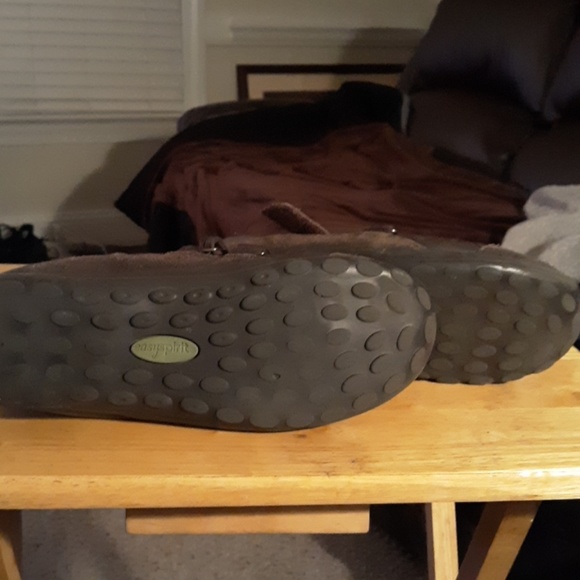 Shoes - Picture 5 of 7